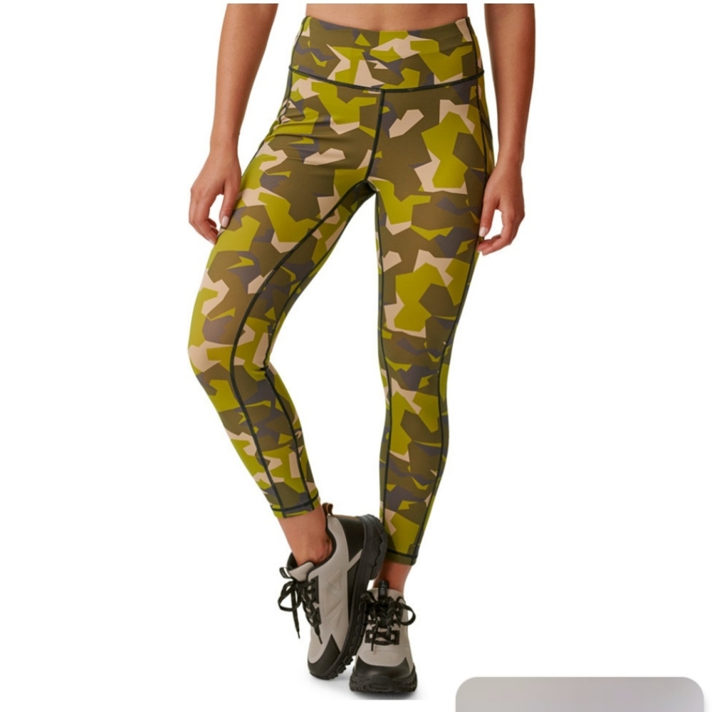 BASS OUTDOOR COOL FLEX CAMO LEGGINGS SIZE MEDIUM NWT